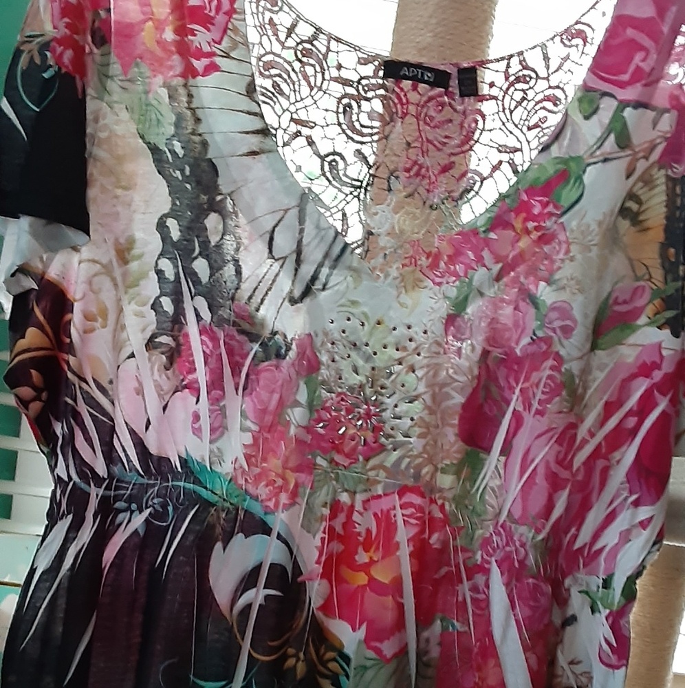 Womens top with lace open upper back